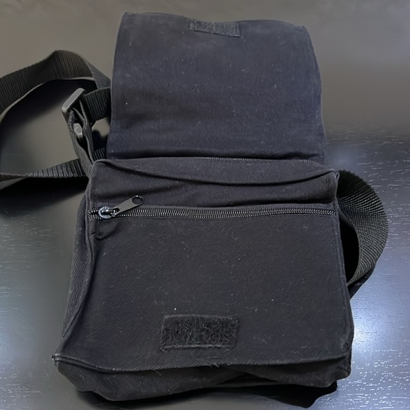 BLACK DECORATIVE CROSSBODY - Picture 5 of 7